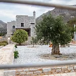 מלון דירות Armenopetra View 3*