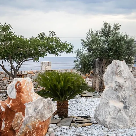 Ξενοδοχείο με διαμερίσματα Armenopetra View Gerolimenas