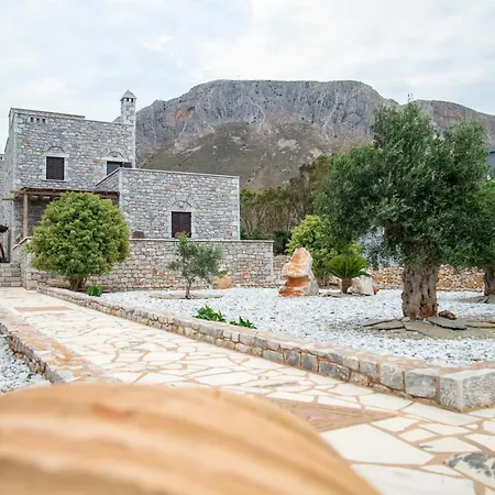 Armenopetra View 3* Jeroliménasz