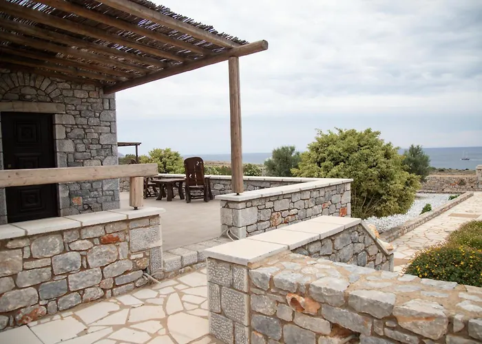 Apart-hotel Armenopetra View Yerolimin