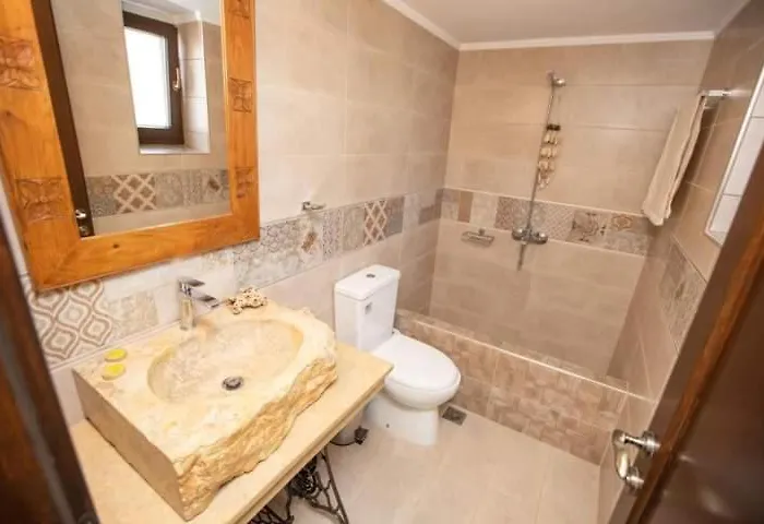 Apart-hotel Armenopetra View Yerolimin